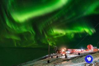 Aurora austral en la base Belgrano II