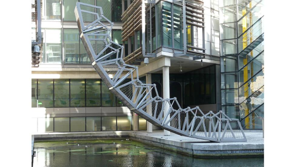 El puente enrollable de Londres es el único de su tipo: Se convierte en octágono para dejar pasar los botes. (Flickr/Cristina Bejarano)