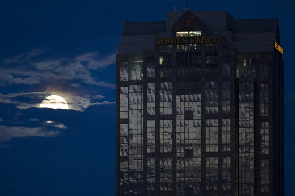 Compartimos las mejores imágenes de la Superluna en Argentina y el mundo (Redes sociales).